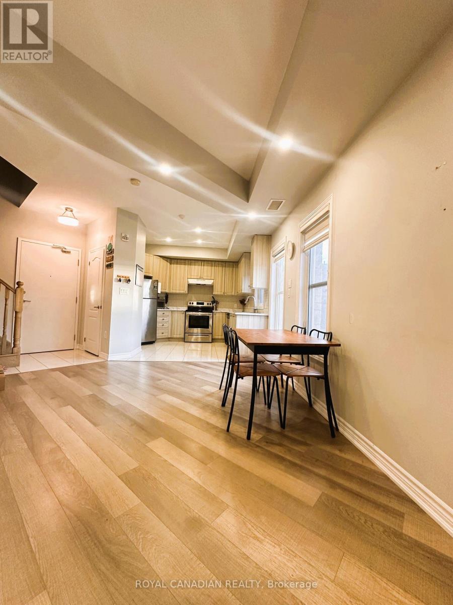 Photo 16 of 225 3865 Major Mackenzie Drive, Vaughan ON
