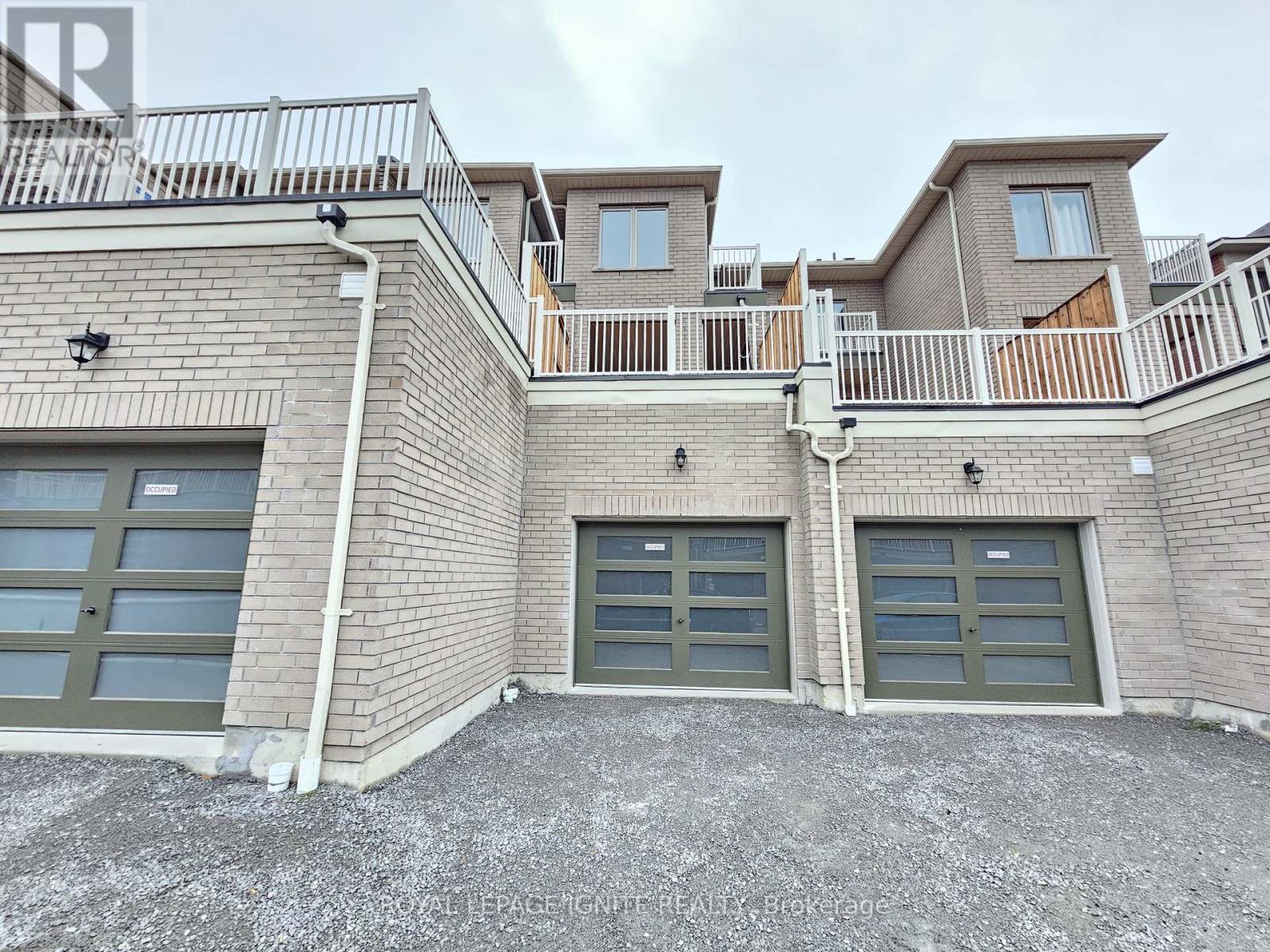 Photo 6 of 919 Crowsnest Hollow, Pickering ON