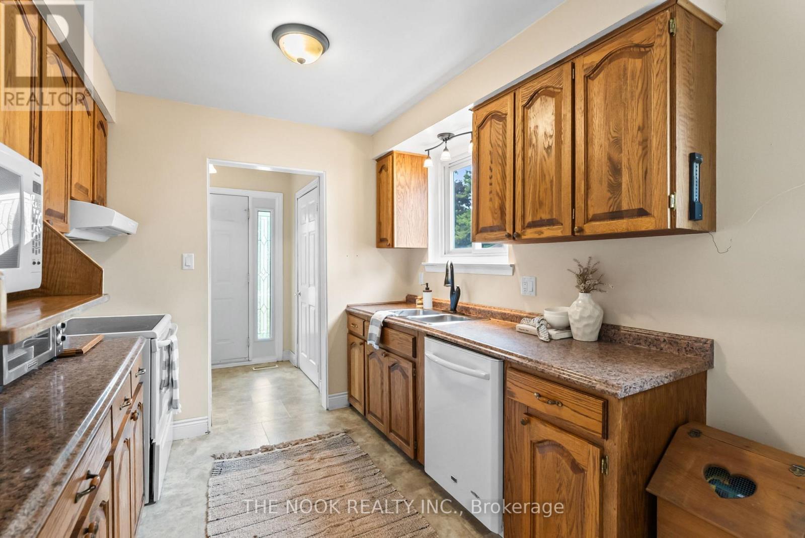 Photo 15 of 287 Viewmount Street, Oshawa ON