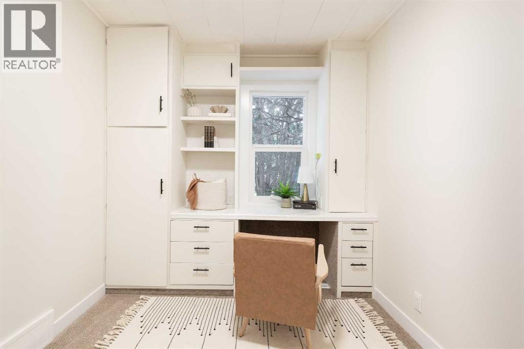Single Family House Bungalow for Sale in   Street S Victoria Park Lethbridge 