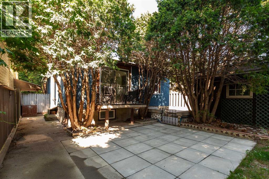 Single Family House Bungalow for Sale in   Street S Victoria Park Lethbridge 