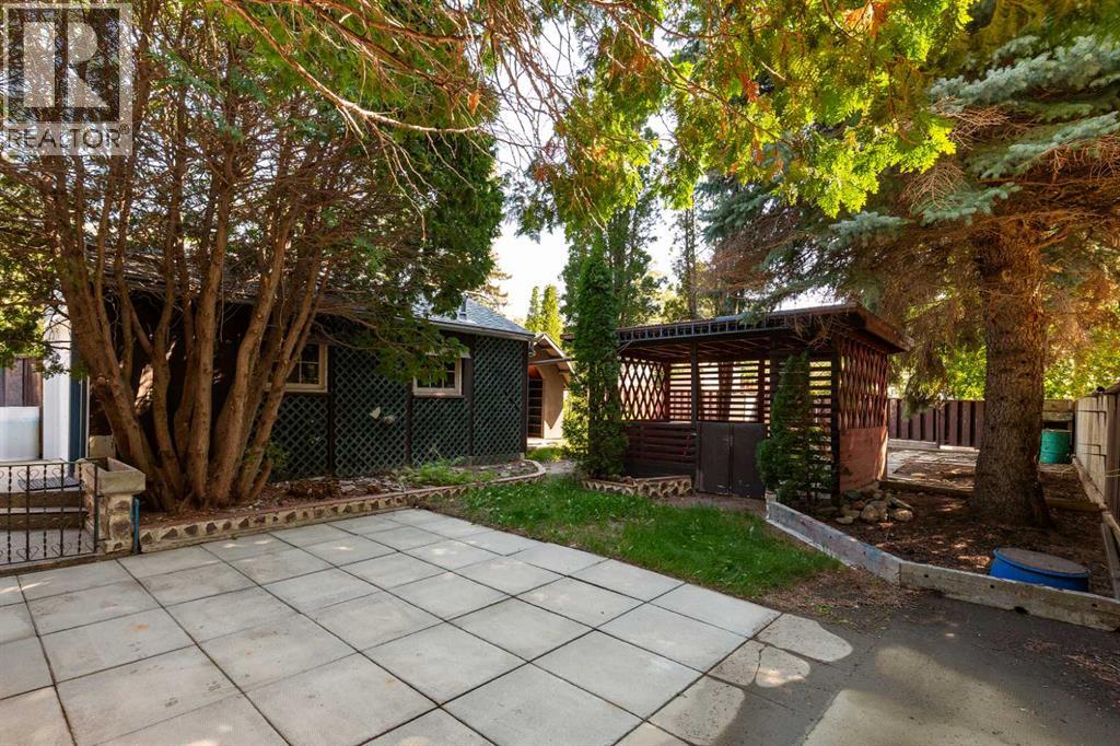 Single Family House Bungalow for Sale in   Street S Victoria Park Lethbridge 