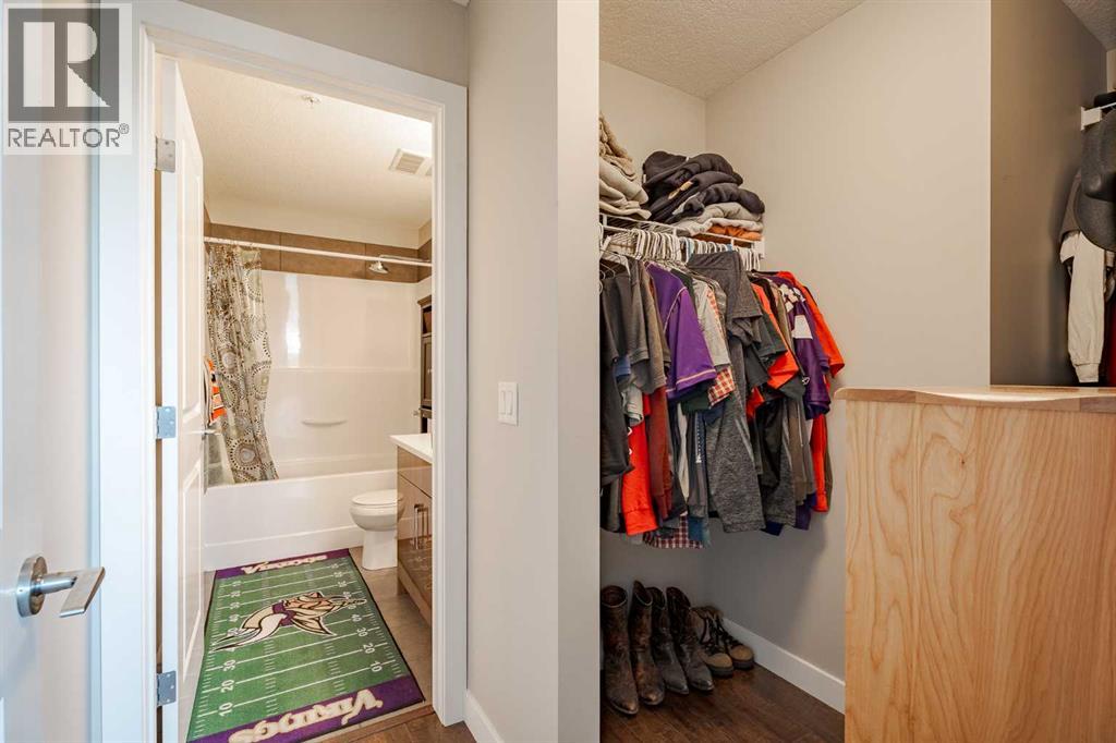 Single Family House for Sale in    Avenue NW Mount Pleasant Calgary 