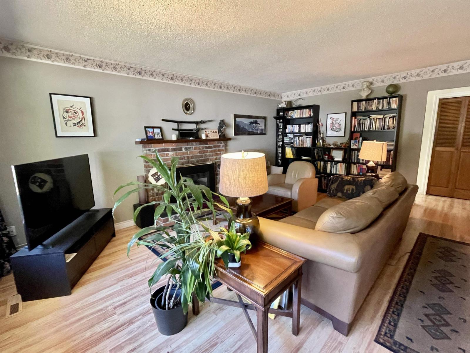 Photo 6 of 1421 129 A Street, Surrey BC