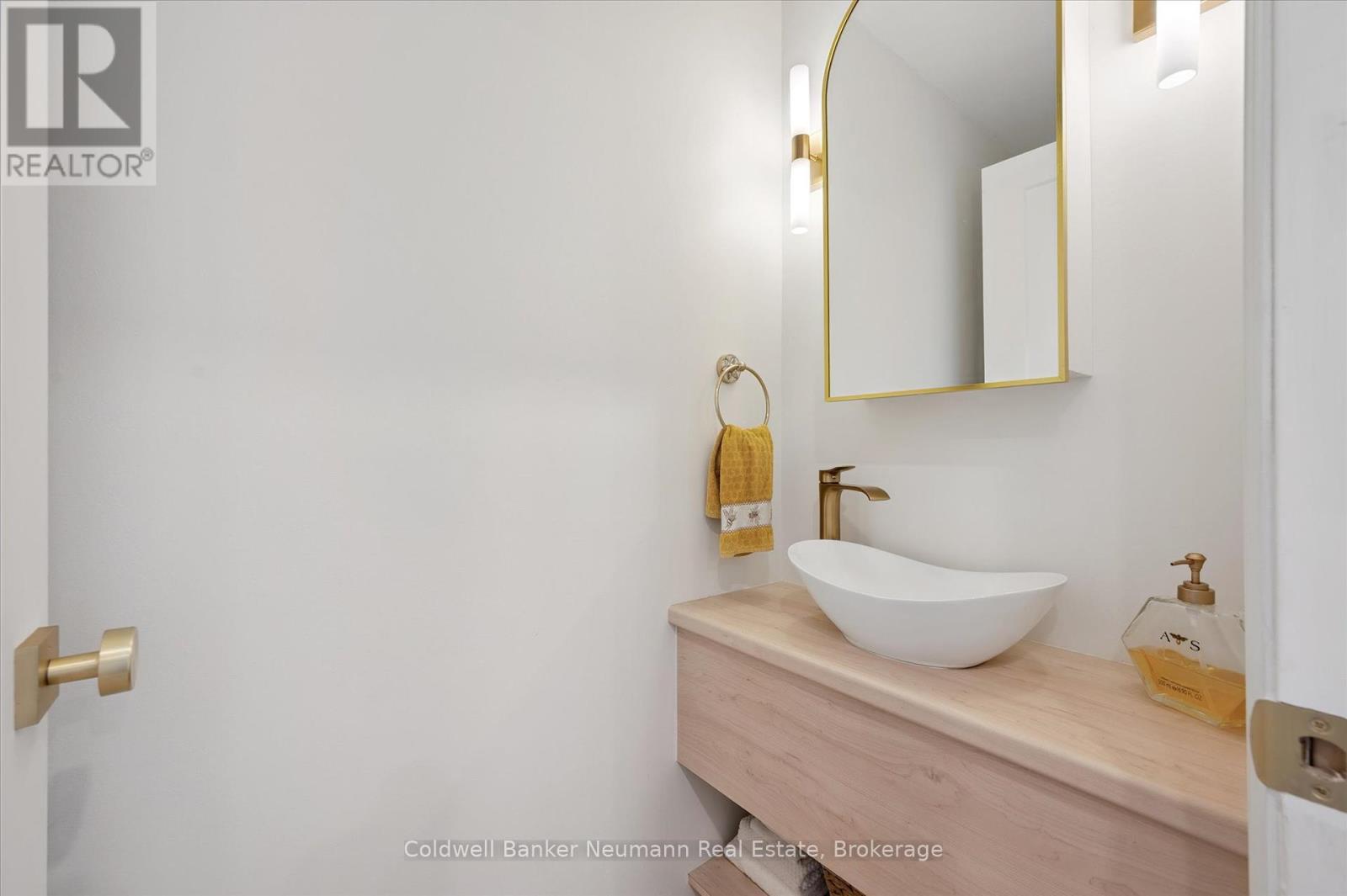 Photo 8 of 230 Dublin Street N, Guelph ON