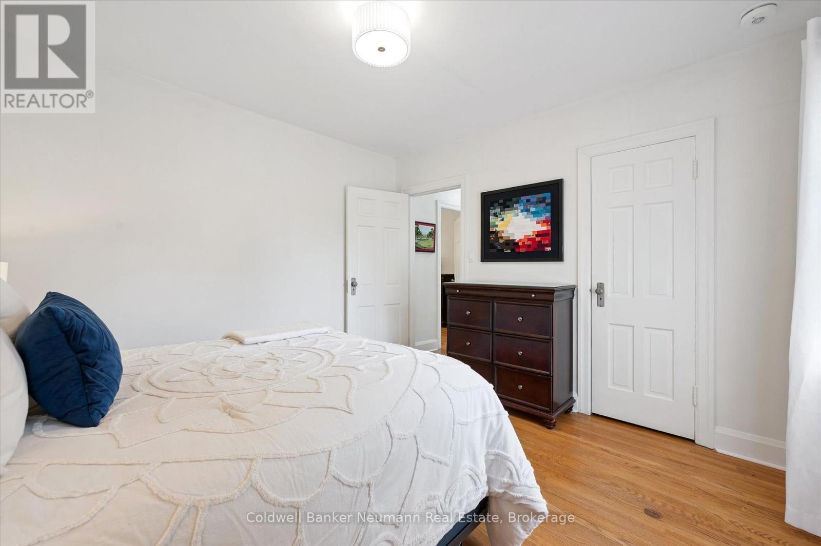 Photo 26 of 230 Dublin Street N, Guelph ON