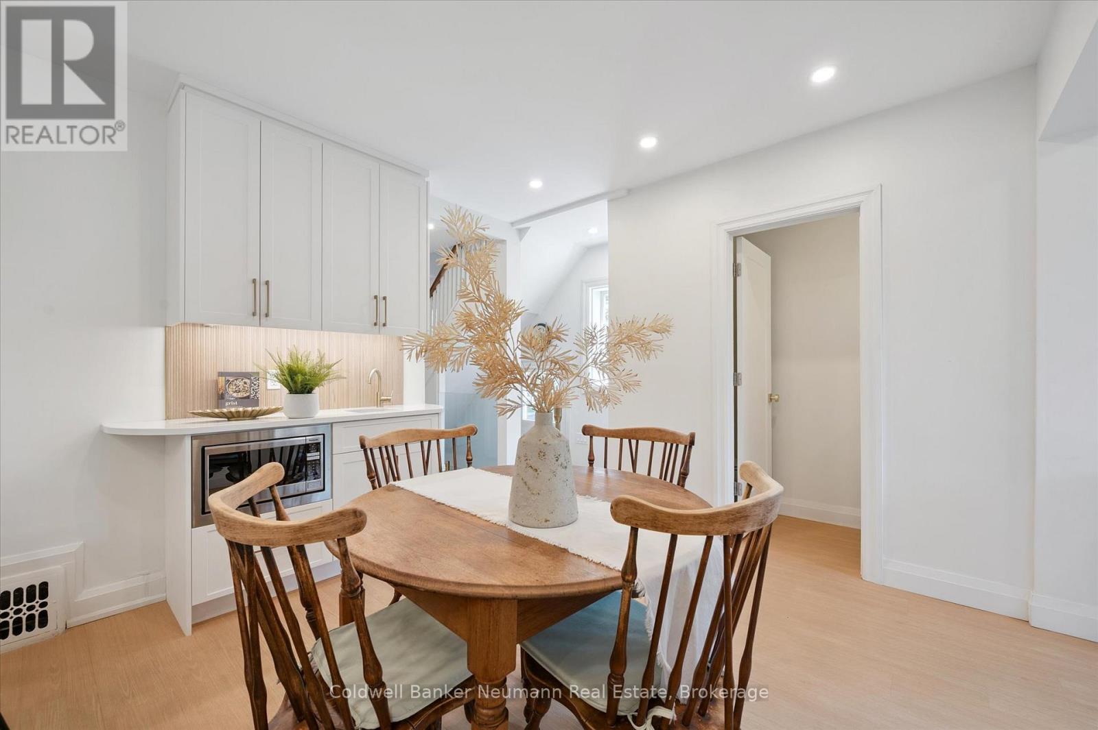 Photo 33 of 230 Dublin Street N, Guelph ON
