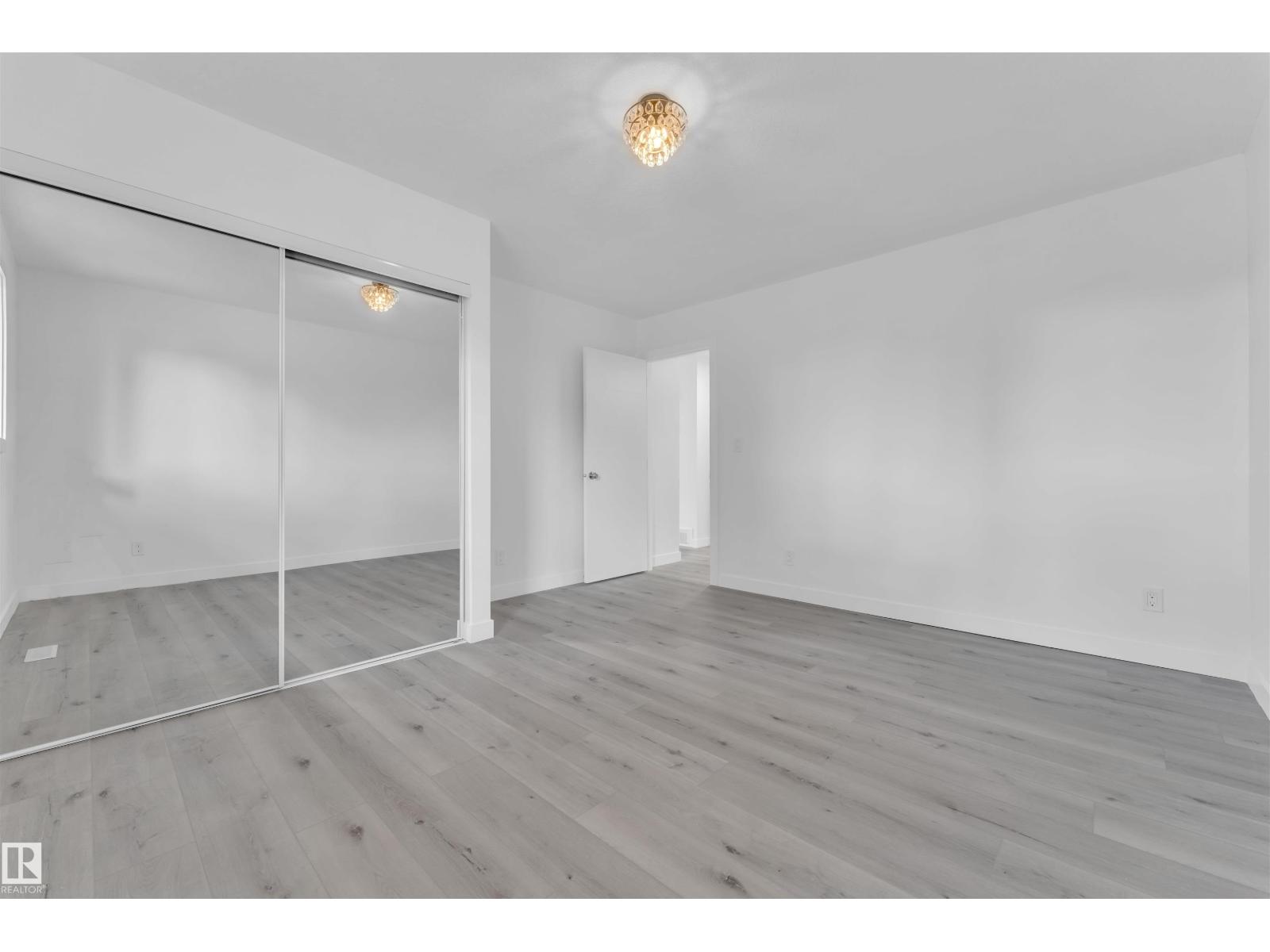 Photo 17 of 3816 17 B Av Nw Nw, Edmonton AB