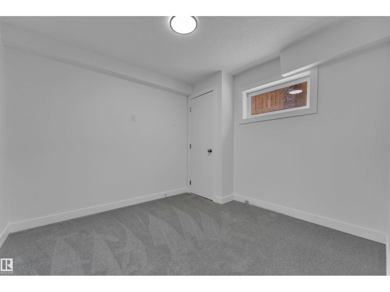 Photo 3 of 3816 17 B Av Nw Nw, Edmonton AB