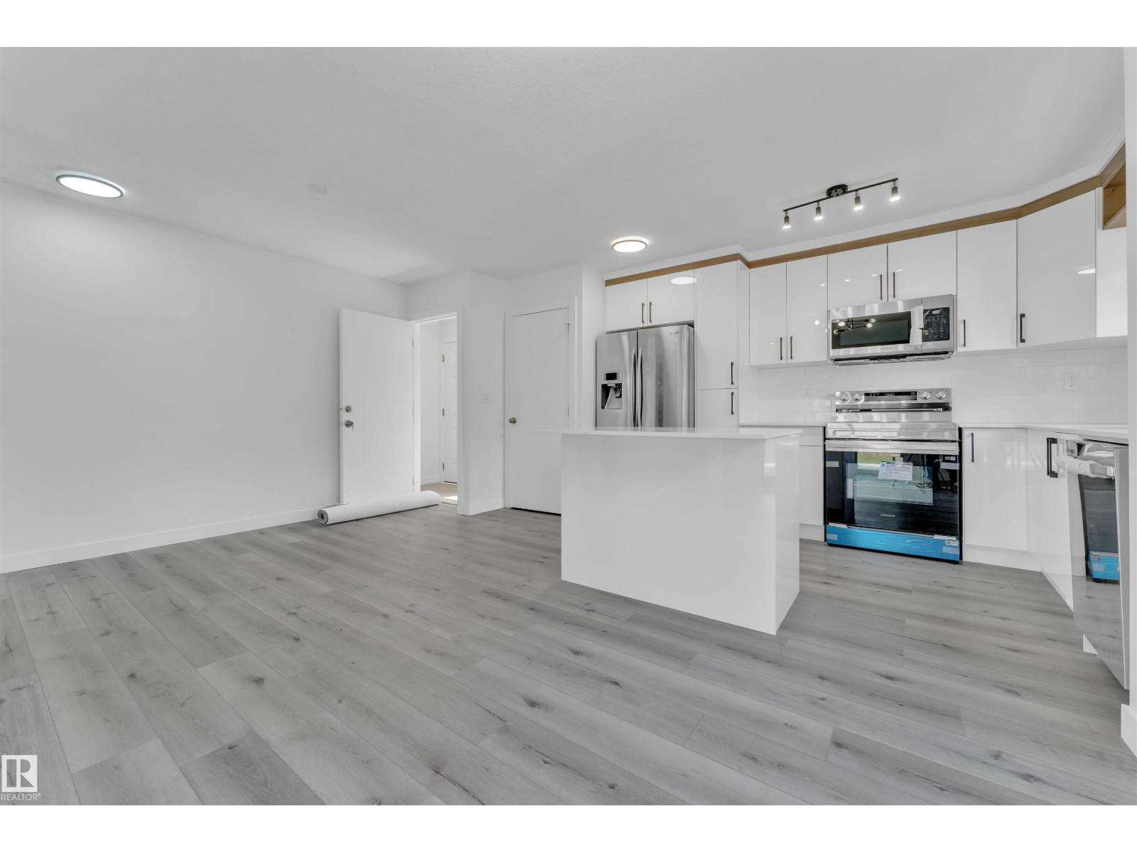 Photo 16 of 3816 17 B Av Nw Nw, Edmonton AB