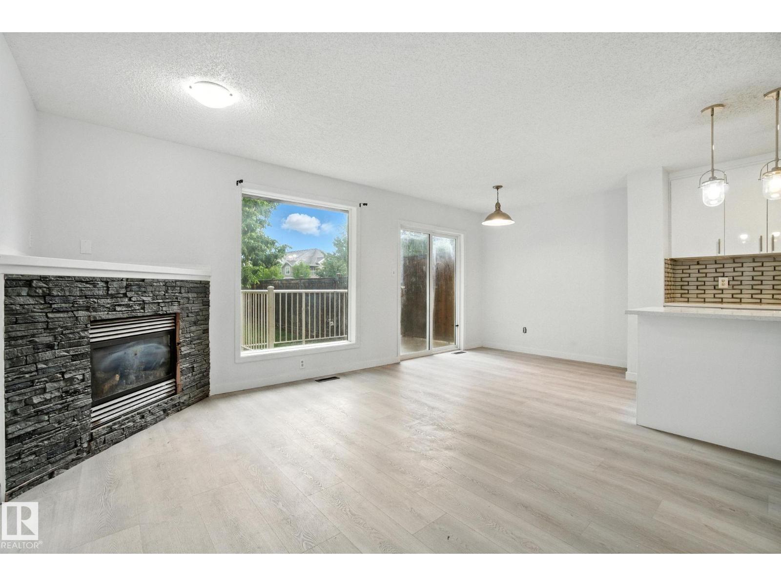 Photo 24 of 7931 7 Av Sw Sw, Edmonton AB