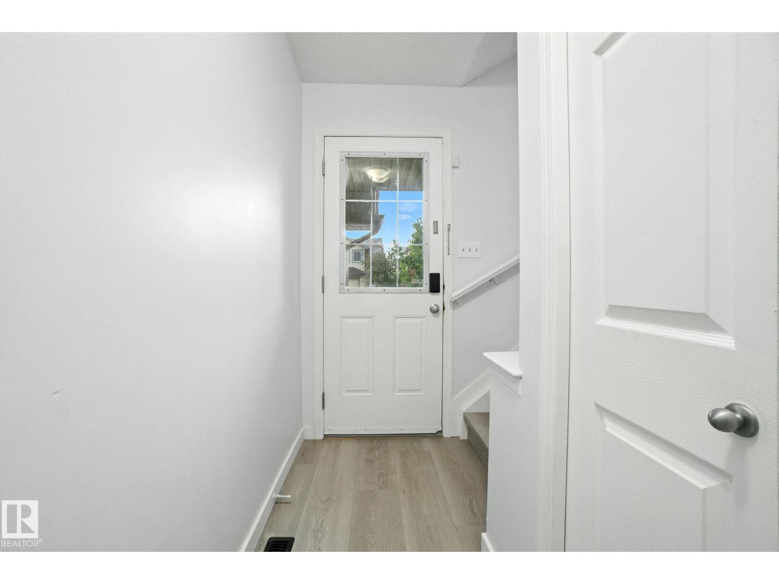 Photo 23 of 7931 7 Av Sw Sw, Edmonton AB