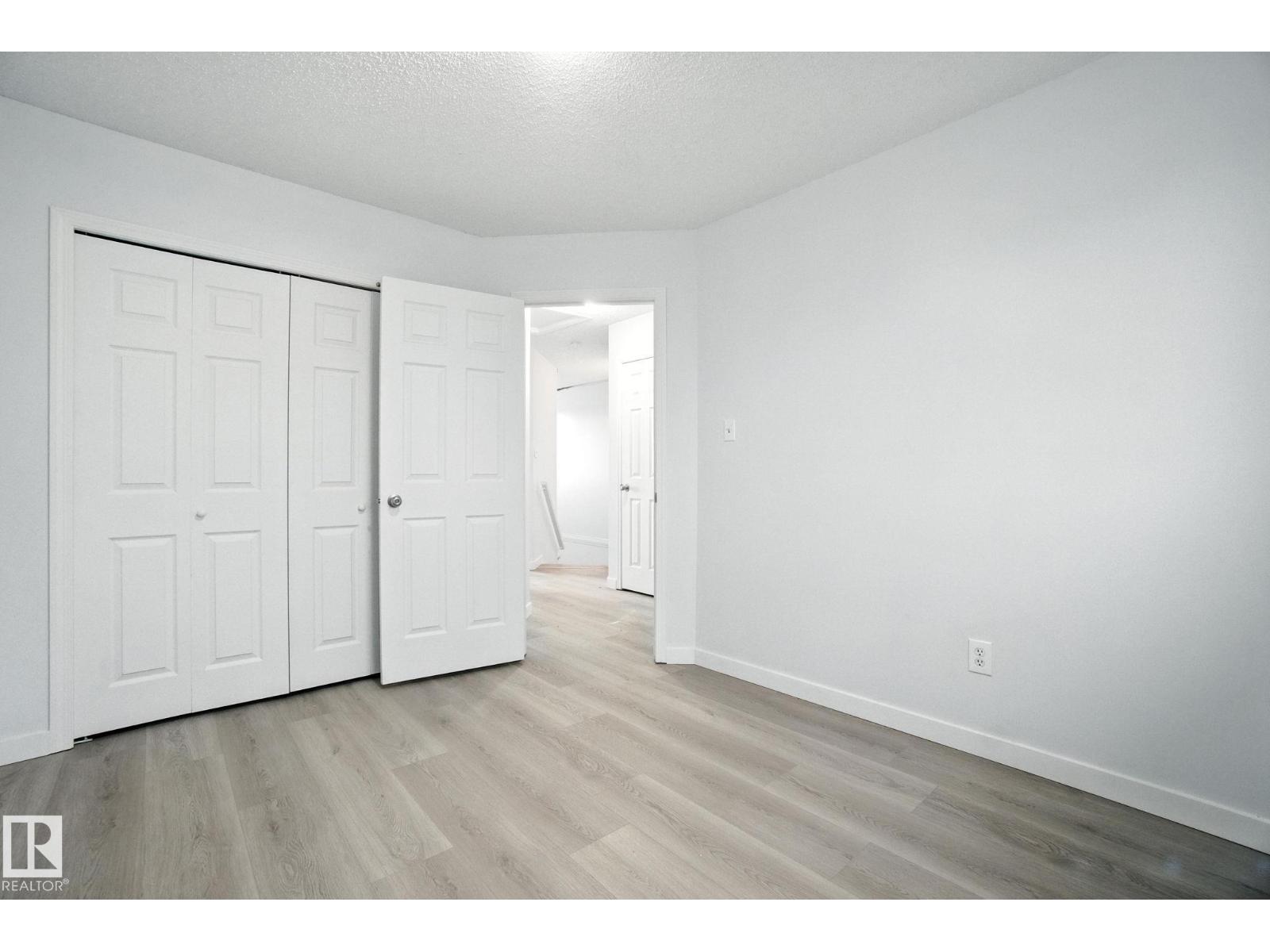 Photo 7 of 7931 7 Av Sw Sw, Edmonton AB