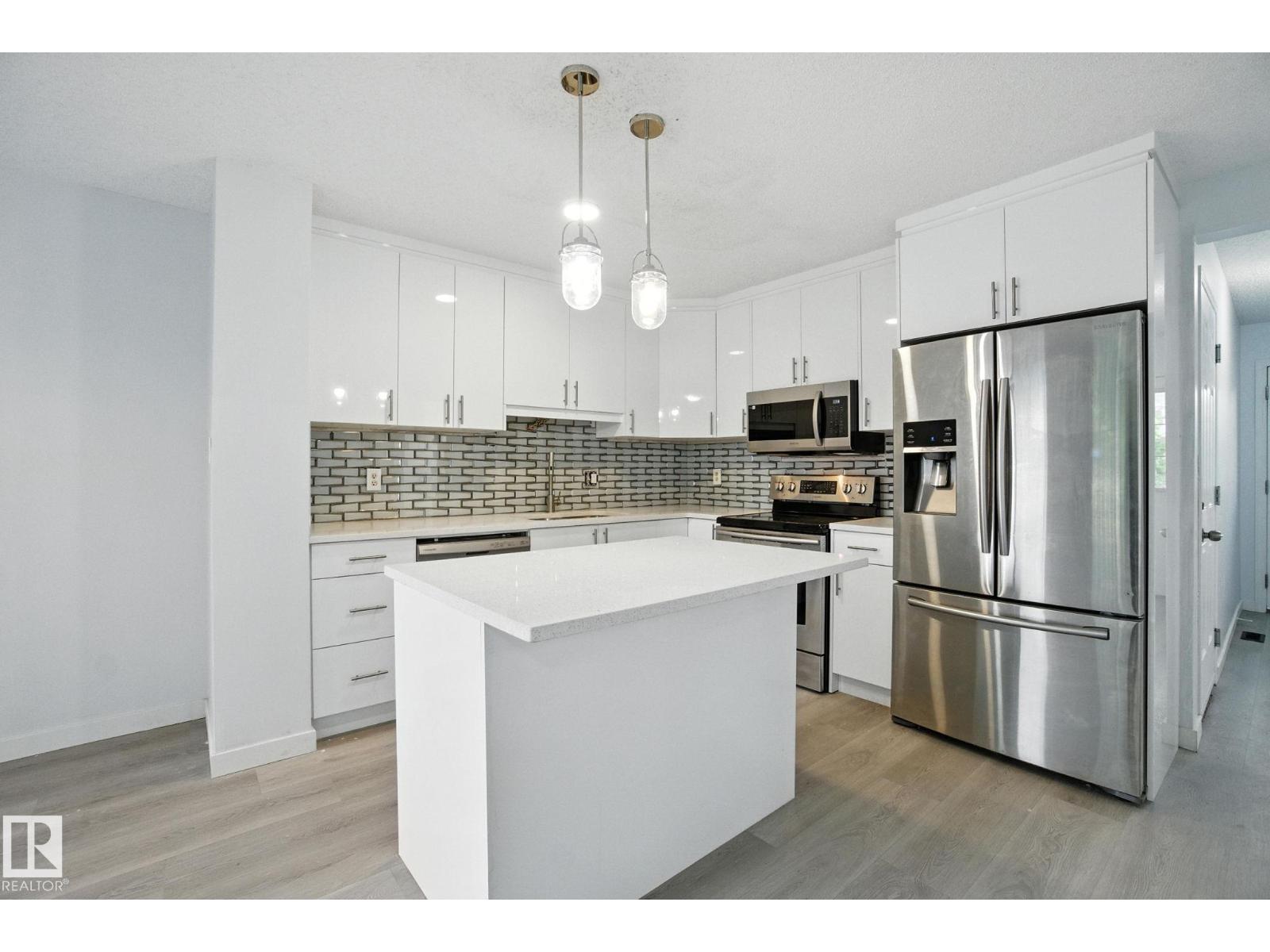 Photo 11 of 7931 7 Av Sw Sw, Edmonton AB