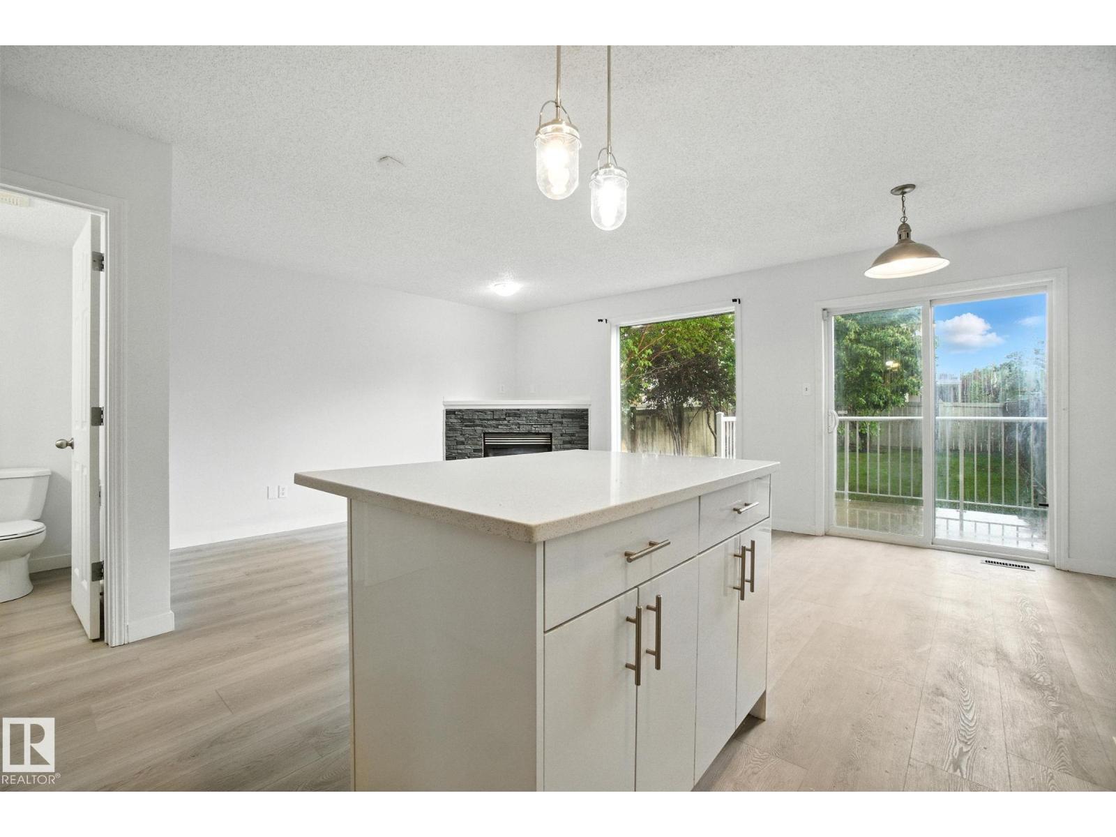 Photo 14 of 7931 7 Av Sw Sw, Edmonton AB