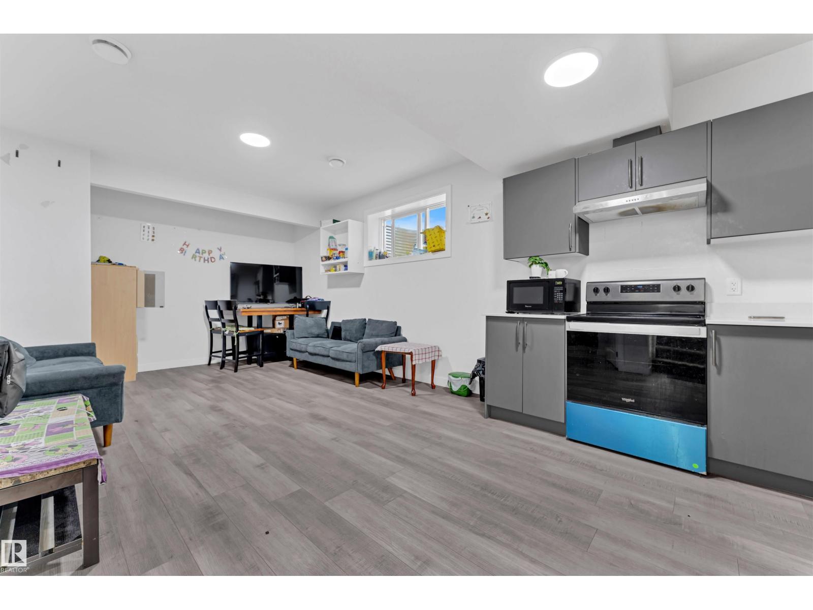 Photo 46 of 348 33 Av Nw, Edmonton AB