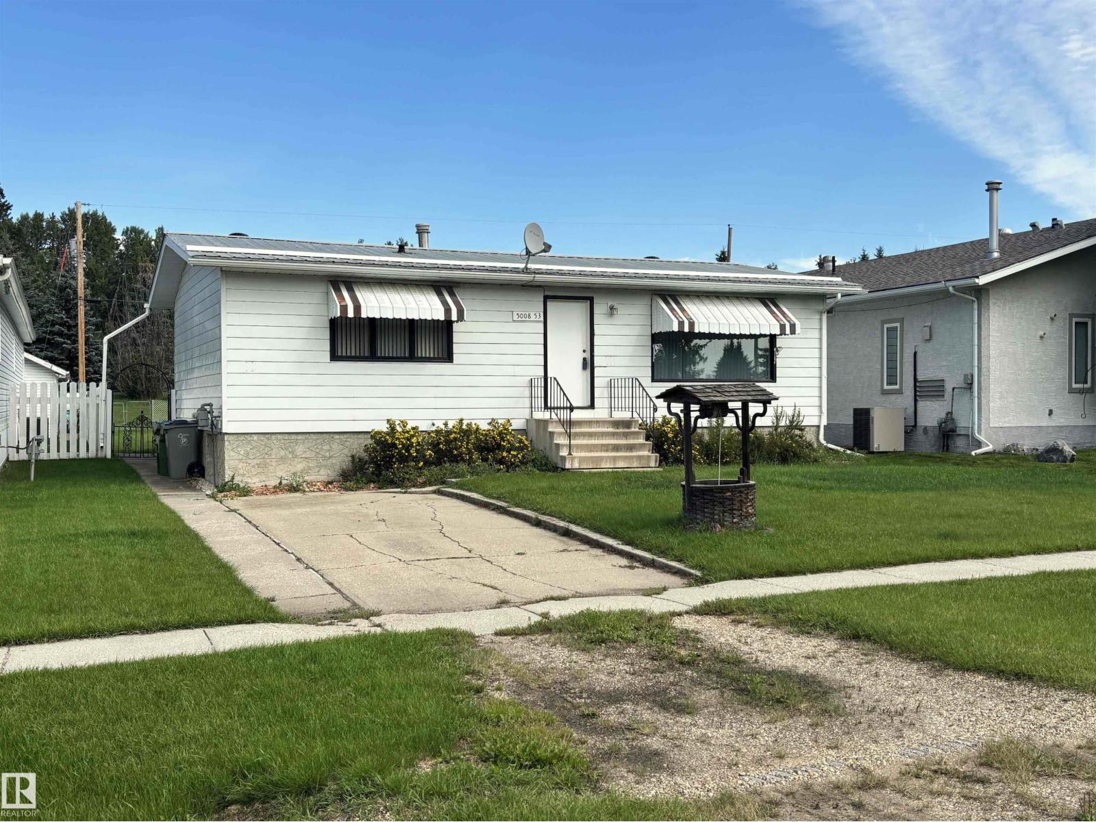 Photo 19 of 5008 53 Ave, Breton AB