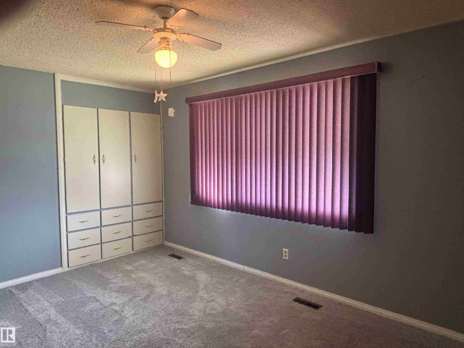 Photo 10 of 5008 53 Ave, Breton AB