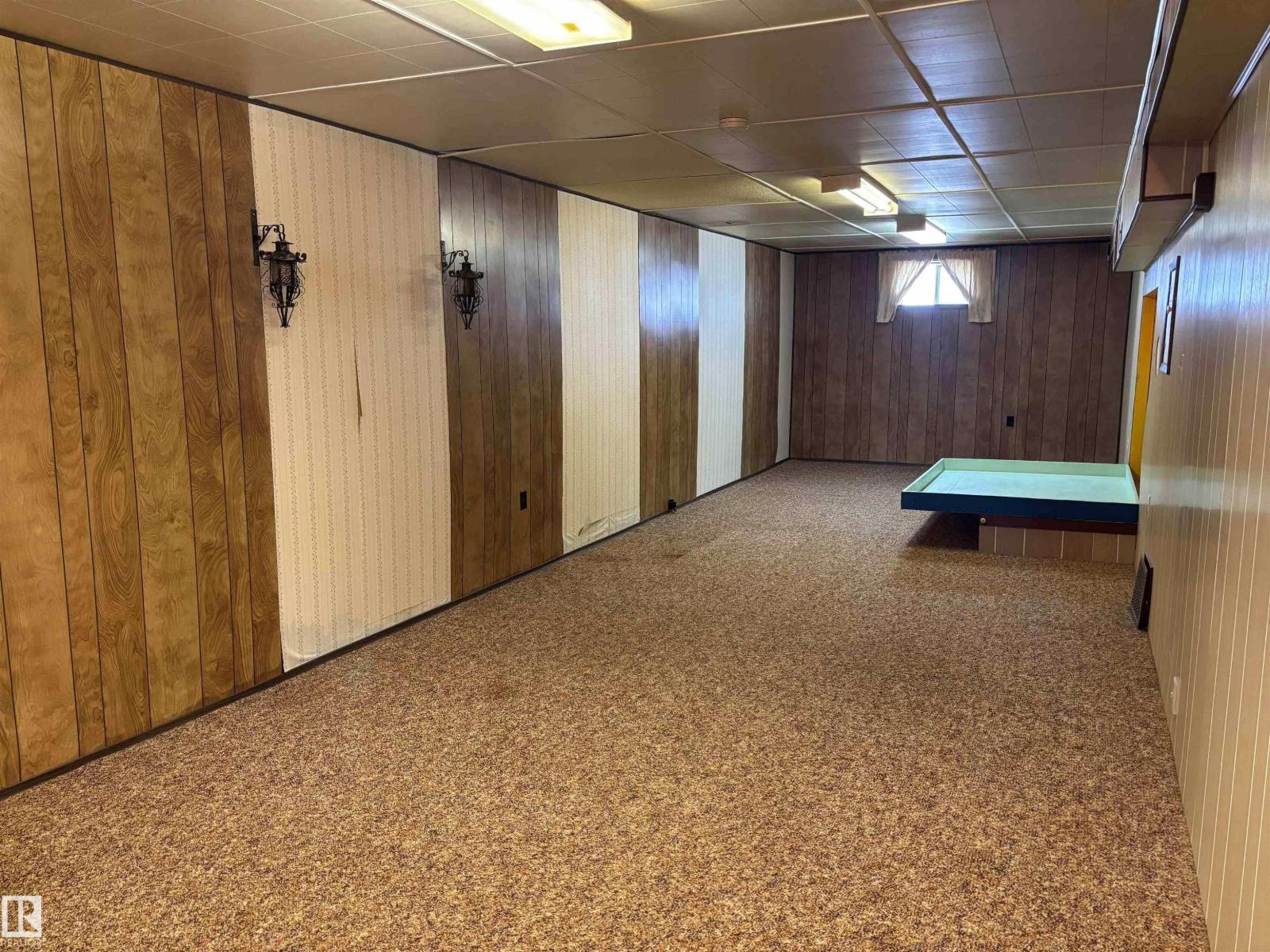 Photo 8 of 5008 53 Ave, Breton AB