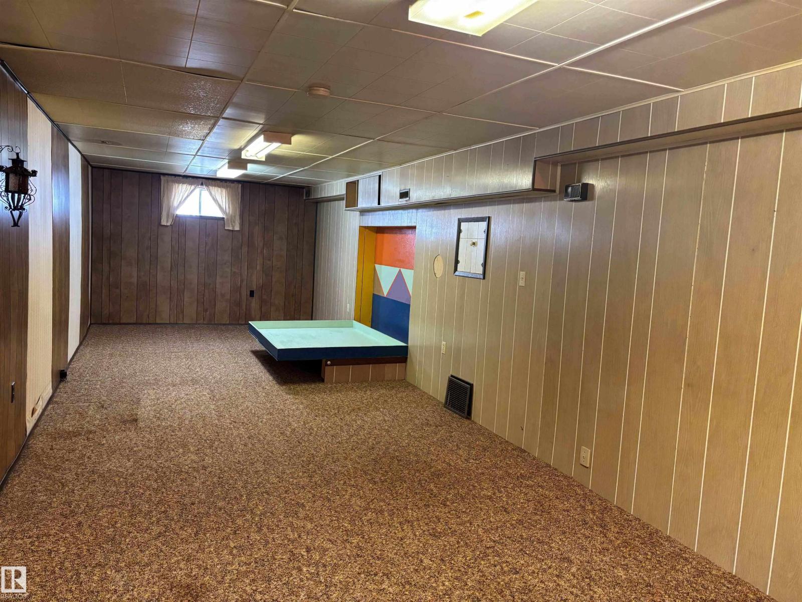Photo 17 of 5008 53 Ave, Breton AB