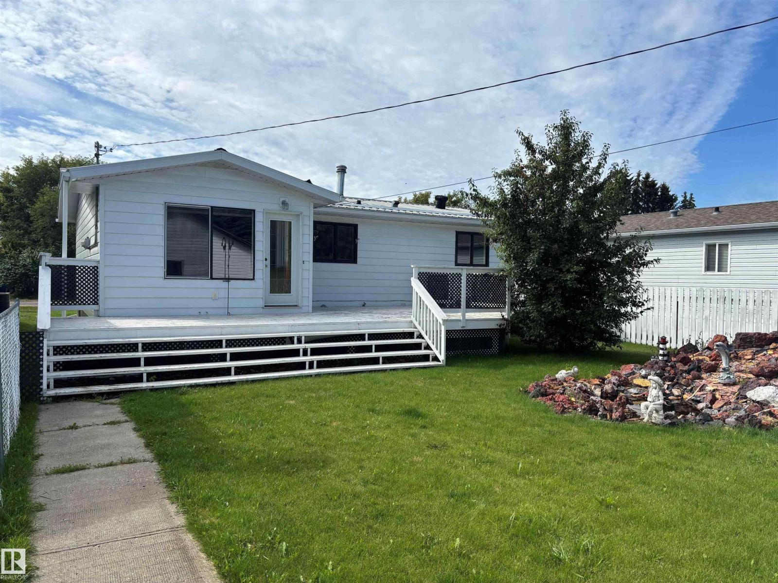 Photo 16 of 5008 53 Ave, Breton AB