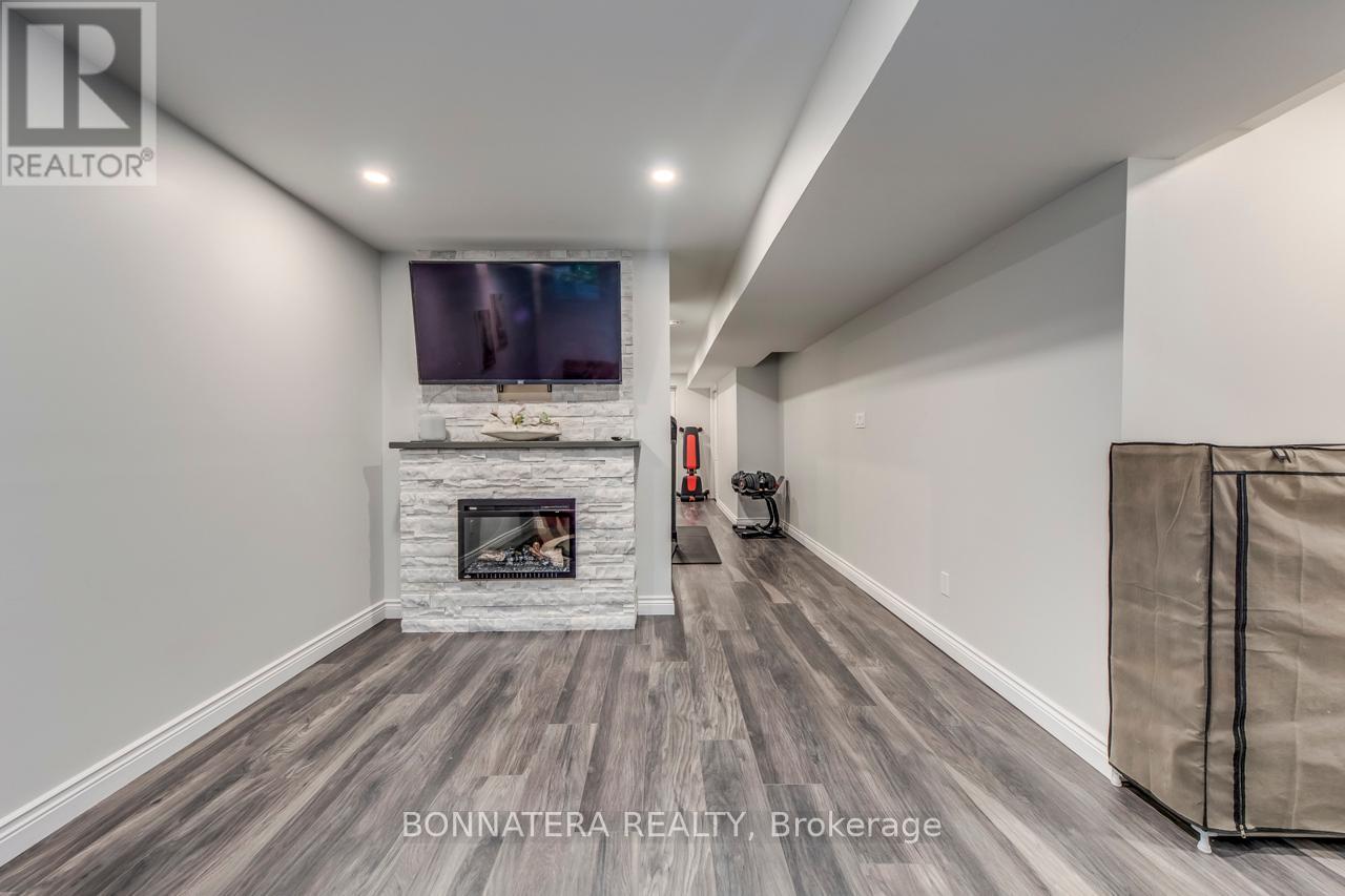 Photo 27 of 654 Murray Meadows Place, Milton ON