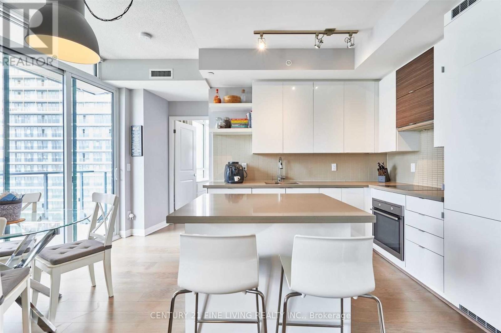 Photo 3 of 1907 59 Annie Craig Drive, Toronto ON