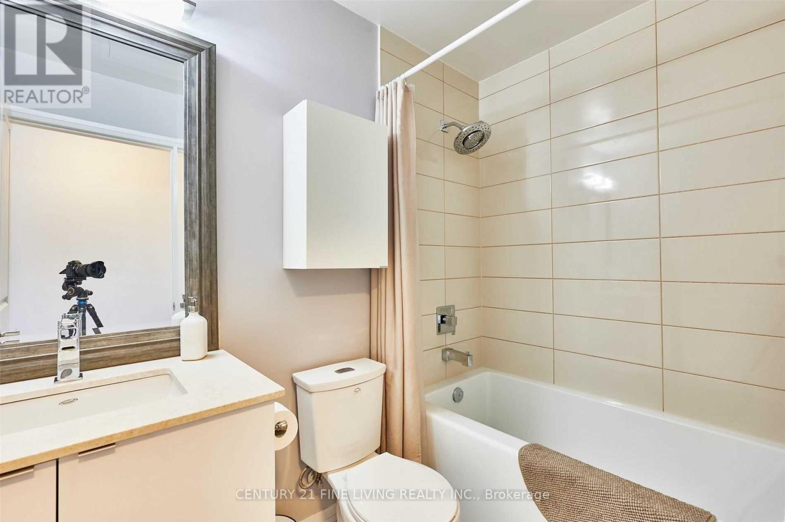 Photo 1 of 1907 59 Annie Craig Drive, Toronto ON