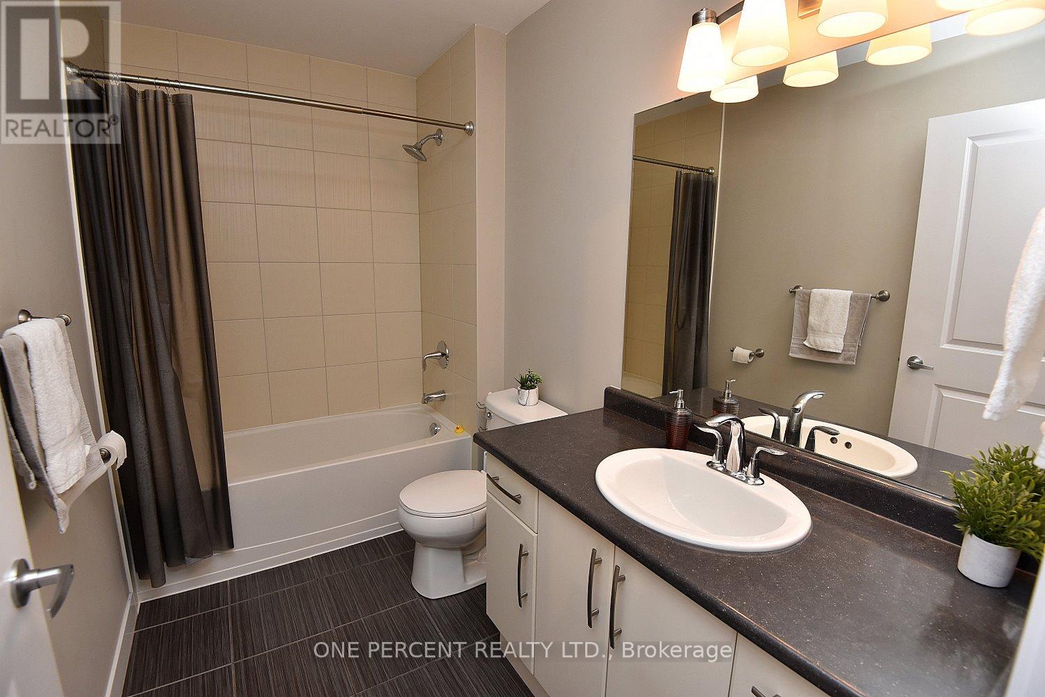Photo 18 of 231 5317 Upper Middle Road, Burlington ON