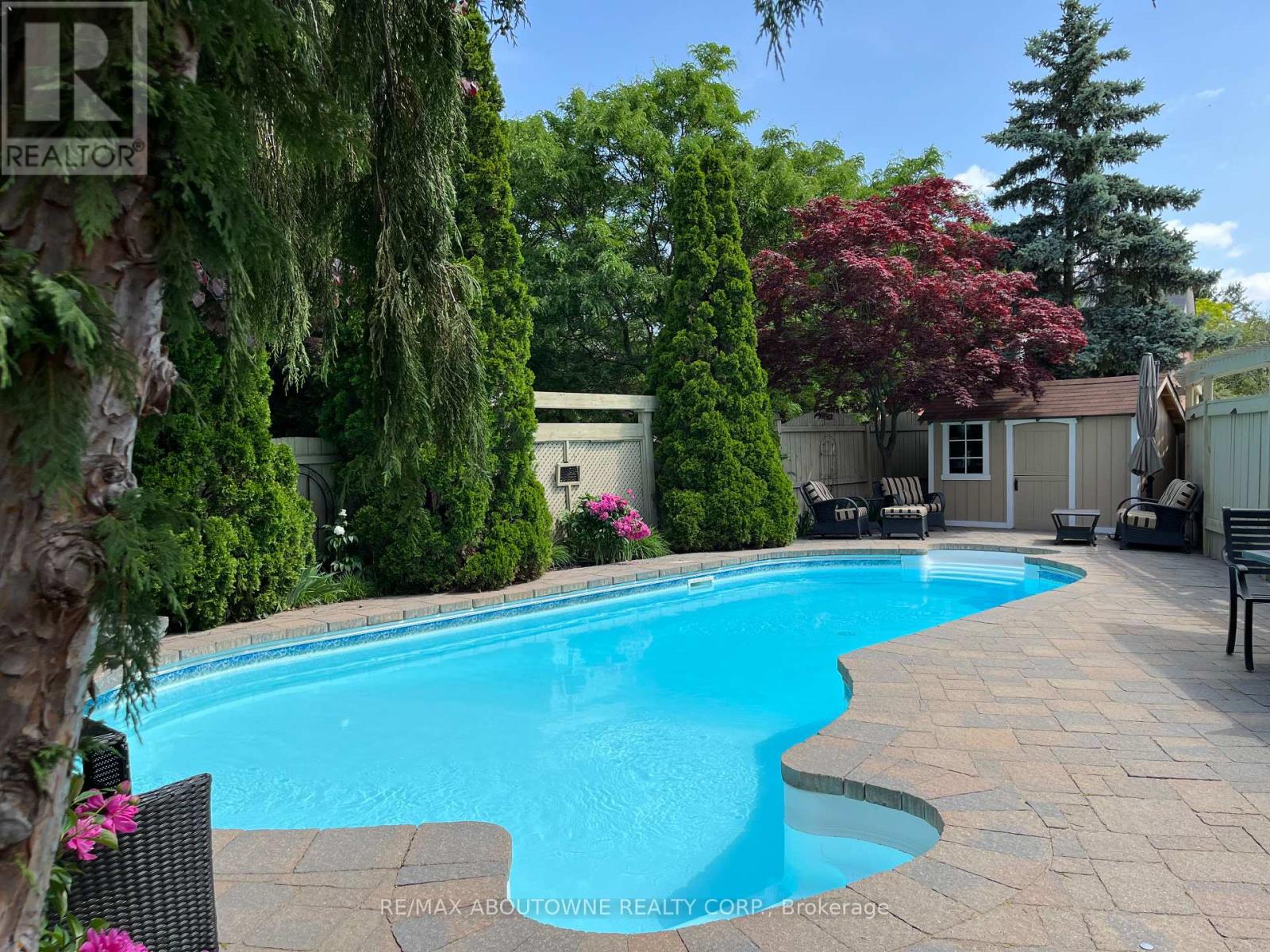 Photo 2 of 101 Westchester Road, Oakville ON