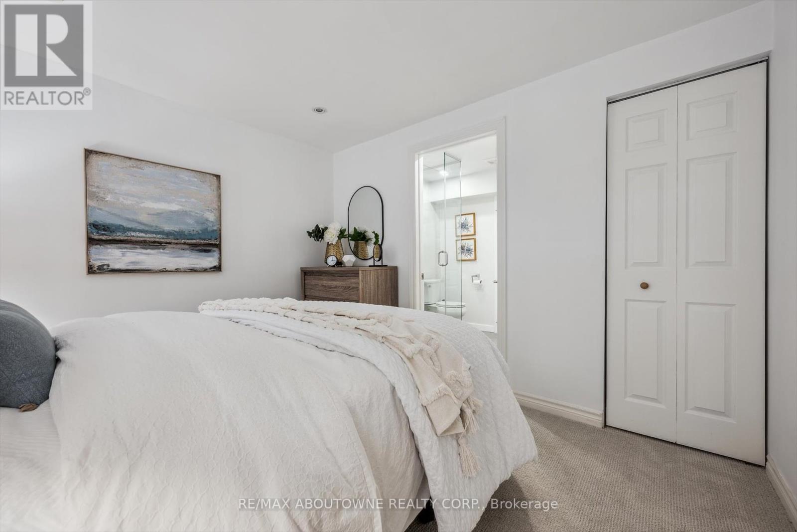 Photo 34 of 101 Westchester Road, Oakville ON