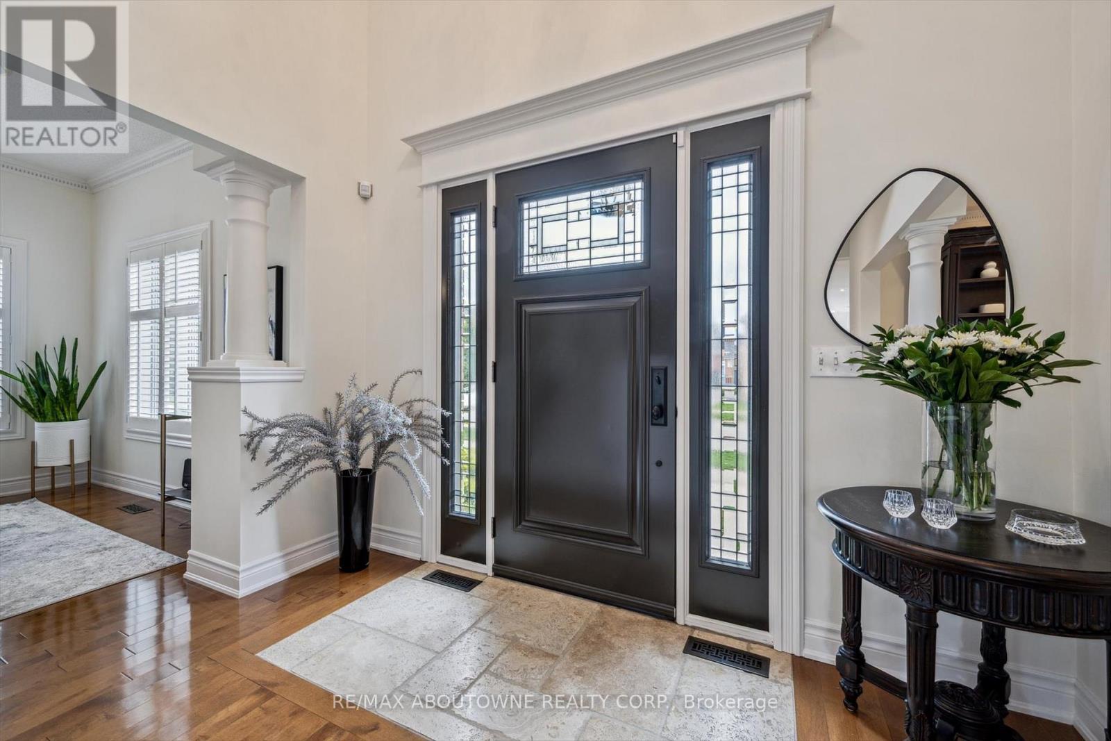 Photo 9 of 101 Westchester Road, Oakville ON
