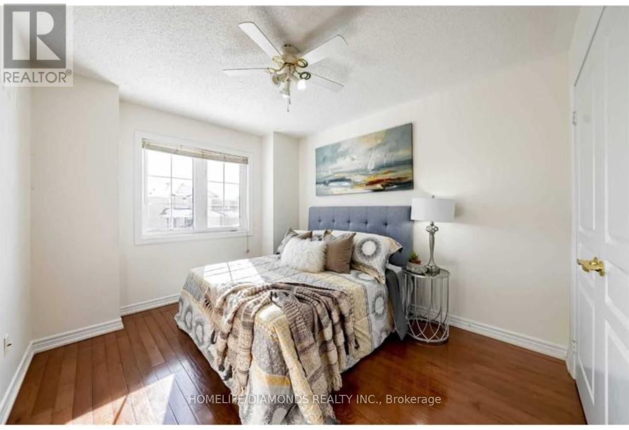 Photo 11 of 35 Fishing Crescent, Brampton ON