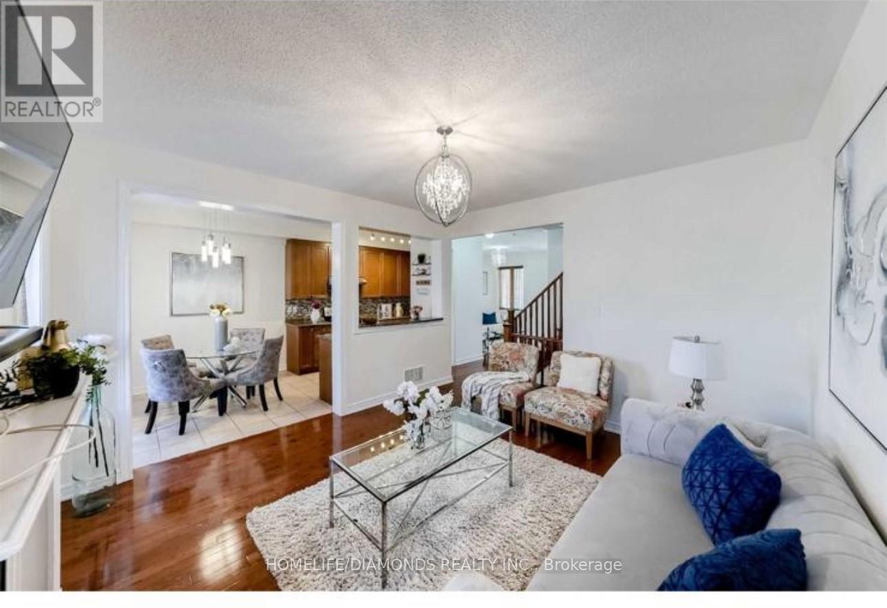 Photo 7 of 35 Fishing Crescent, Brampton ON