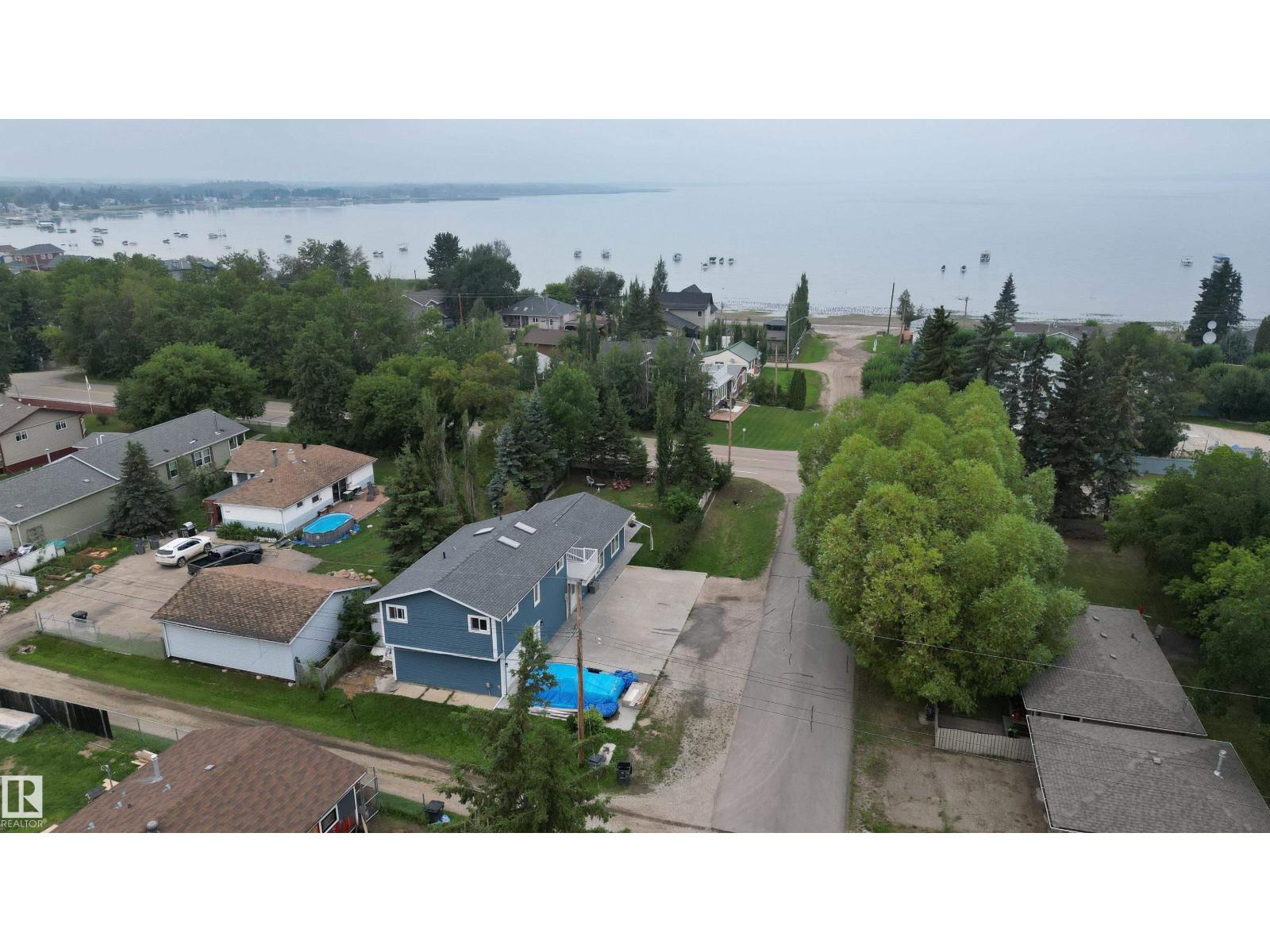 Photo 7 of 5503 50 Av, Rural Lac Ste Anne County AB