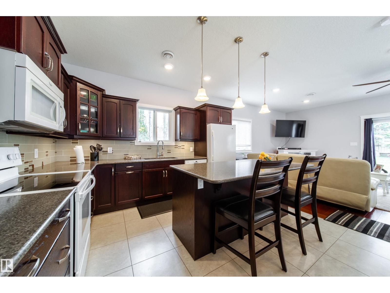 Photo 10 of 5503 50 Av, Rural Lac Ste Anne County AB
