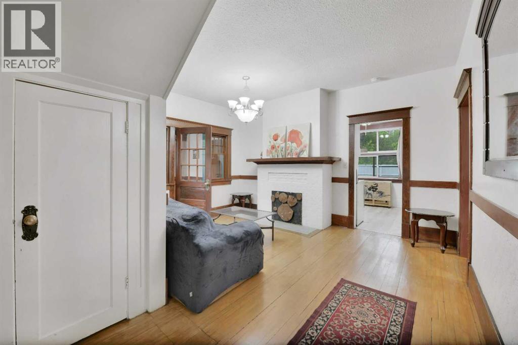 Photo 8 of 5527 49 A Avenue, Red Deer AB