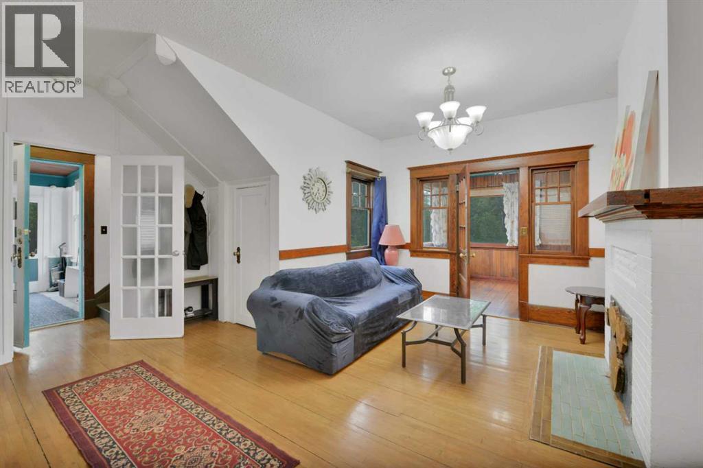 Photo 9 of 5527 49 A Avenue, Red Deer AB