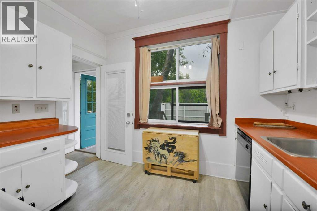 Photo 14 of 5527 49 A Avenue, Red Deer AB