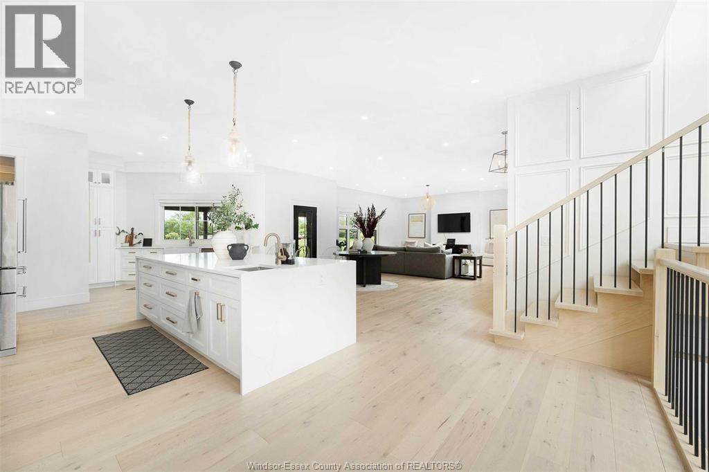 Photo 11 of 1012 Concession Rd 2 North, Amherstburg ON
