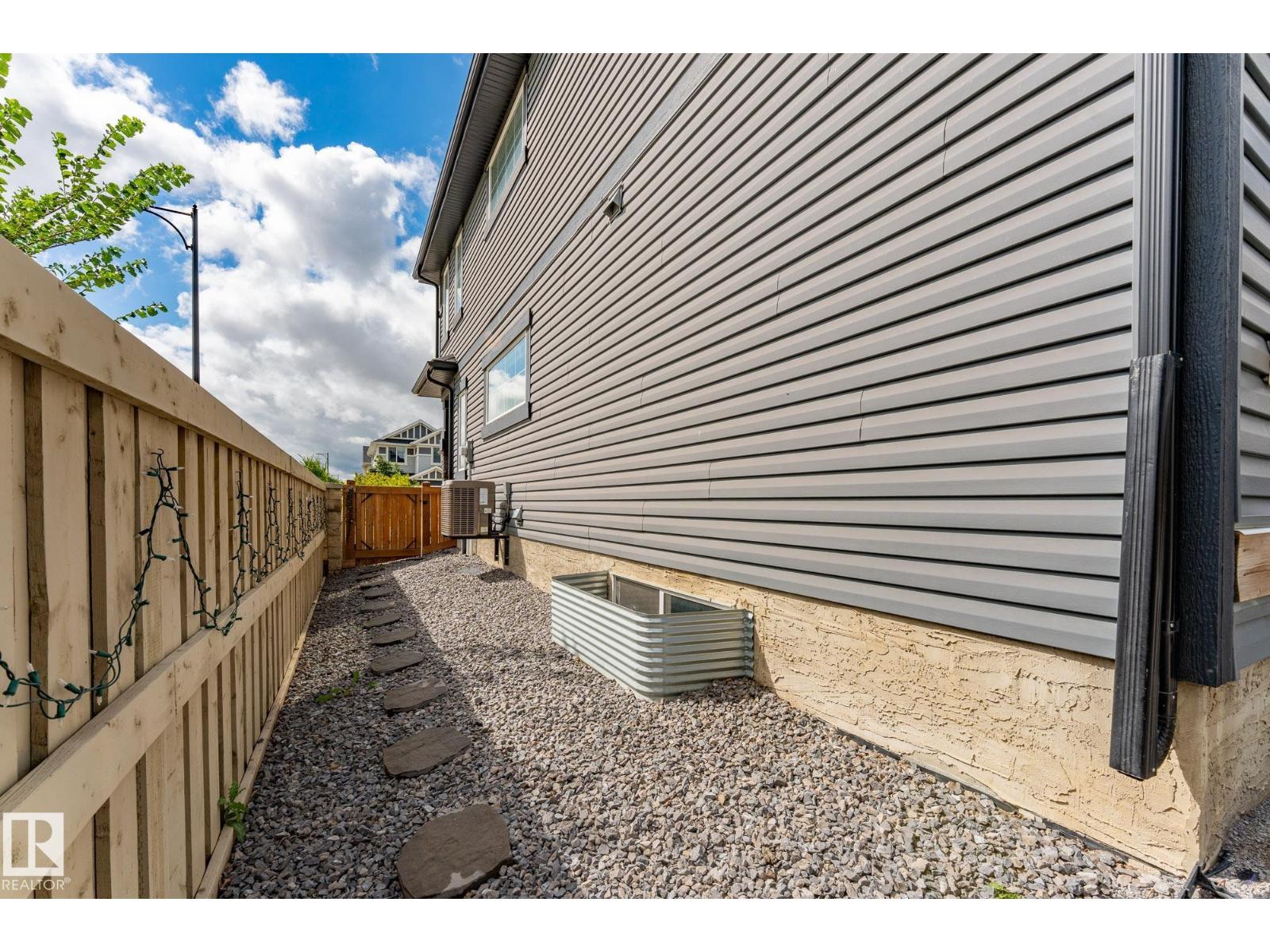 Photo 15 of 5403 Allbright Sq Sw, Edmonton AB