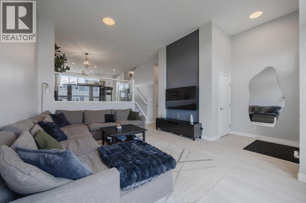 Photo 1 of 190 Magnolia Square Se, Calgary AB