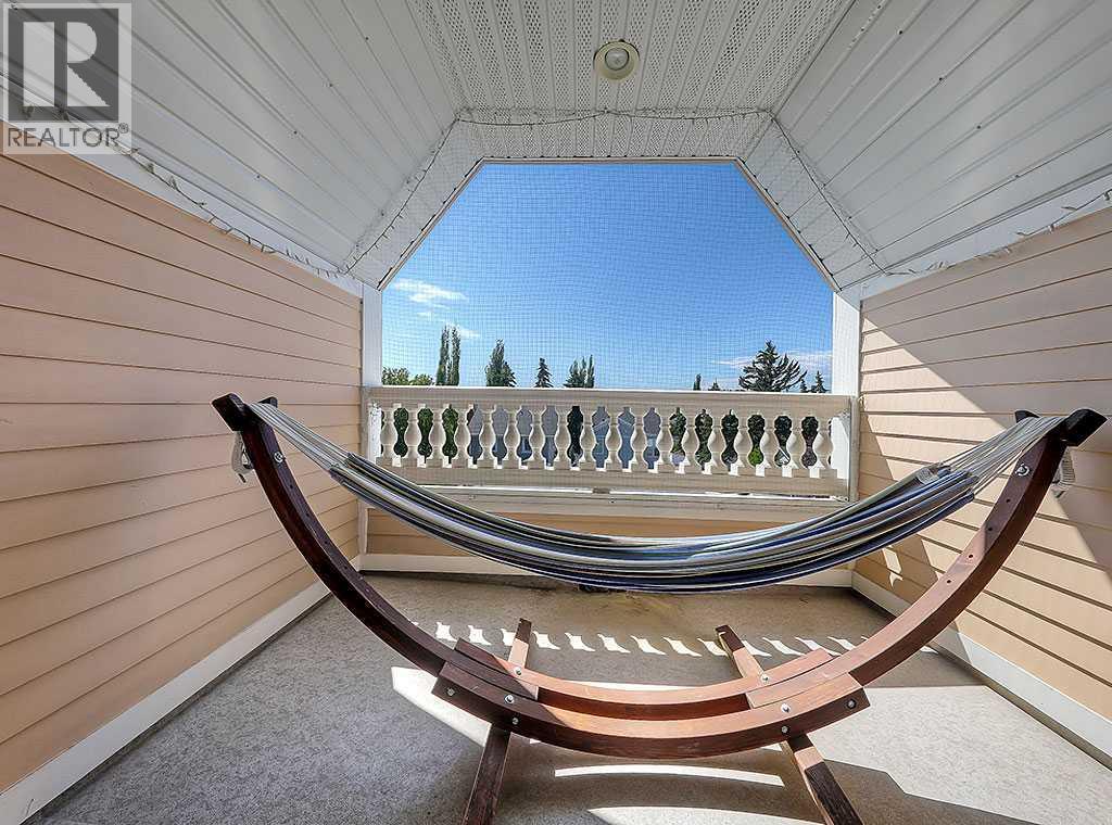 Single Family House for Sale in  Versailles Gate SW Garrison Woods Calgary 