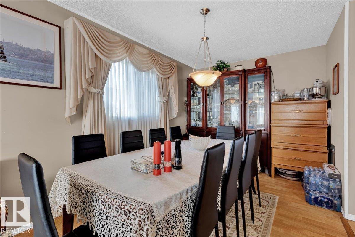 Photo 11 of 18516 96 Av Nw, Edmonton AB