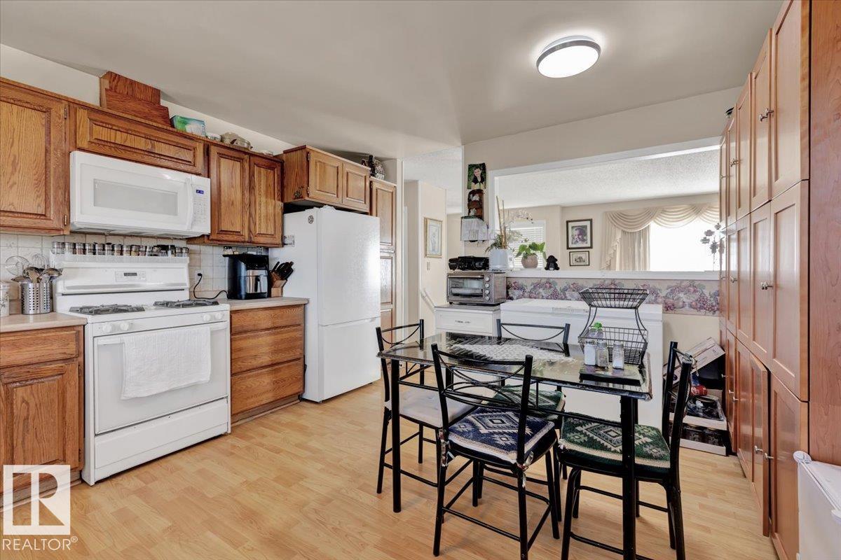 Photo 14 of 18516 96 Av Nw, Edmonton AB