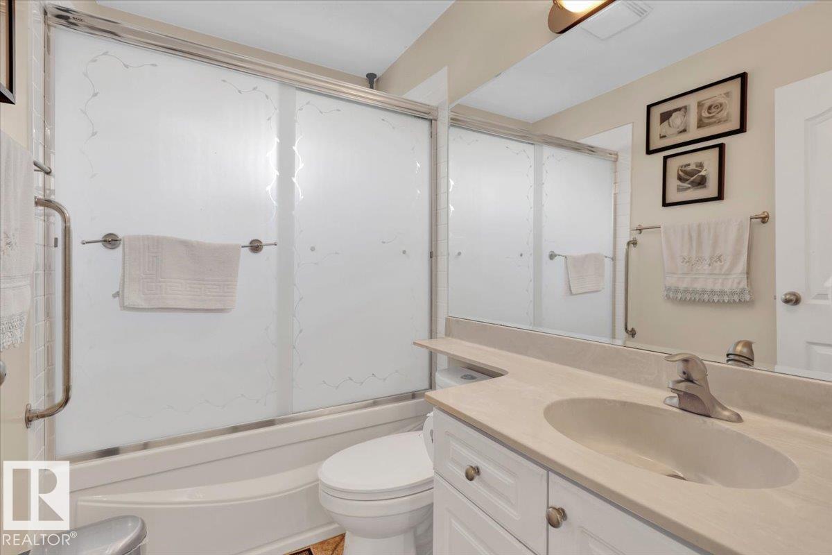 Photo 18 of 18516 96 Av Nw, Edmonton AB