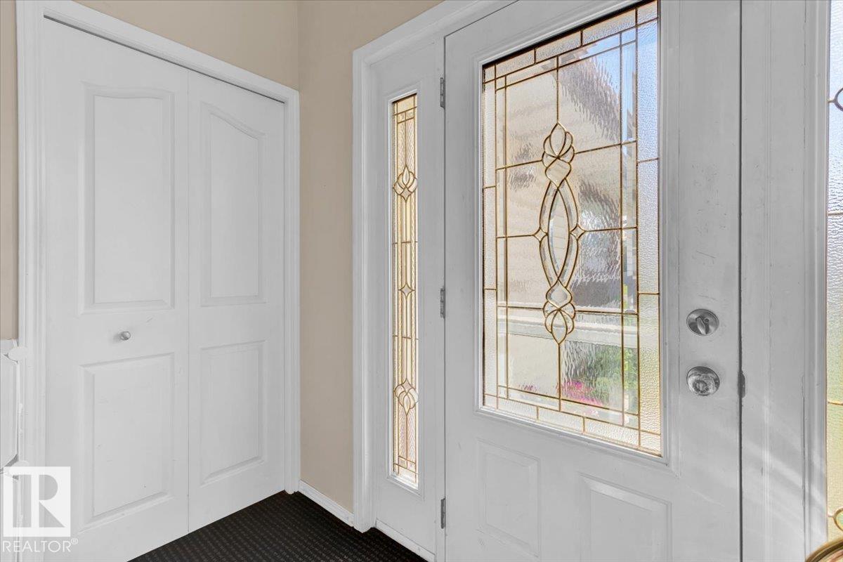 Photo 5 of 18516 96 Av Nw, Edmonton AB