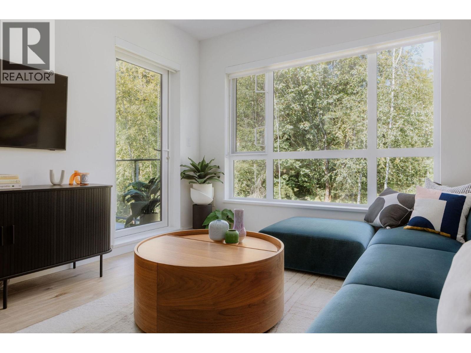 Photo 2 of 609 3594 Malsum Drive, North Vancouver BC