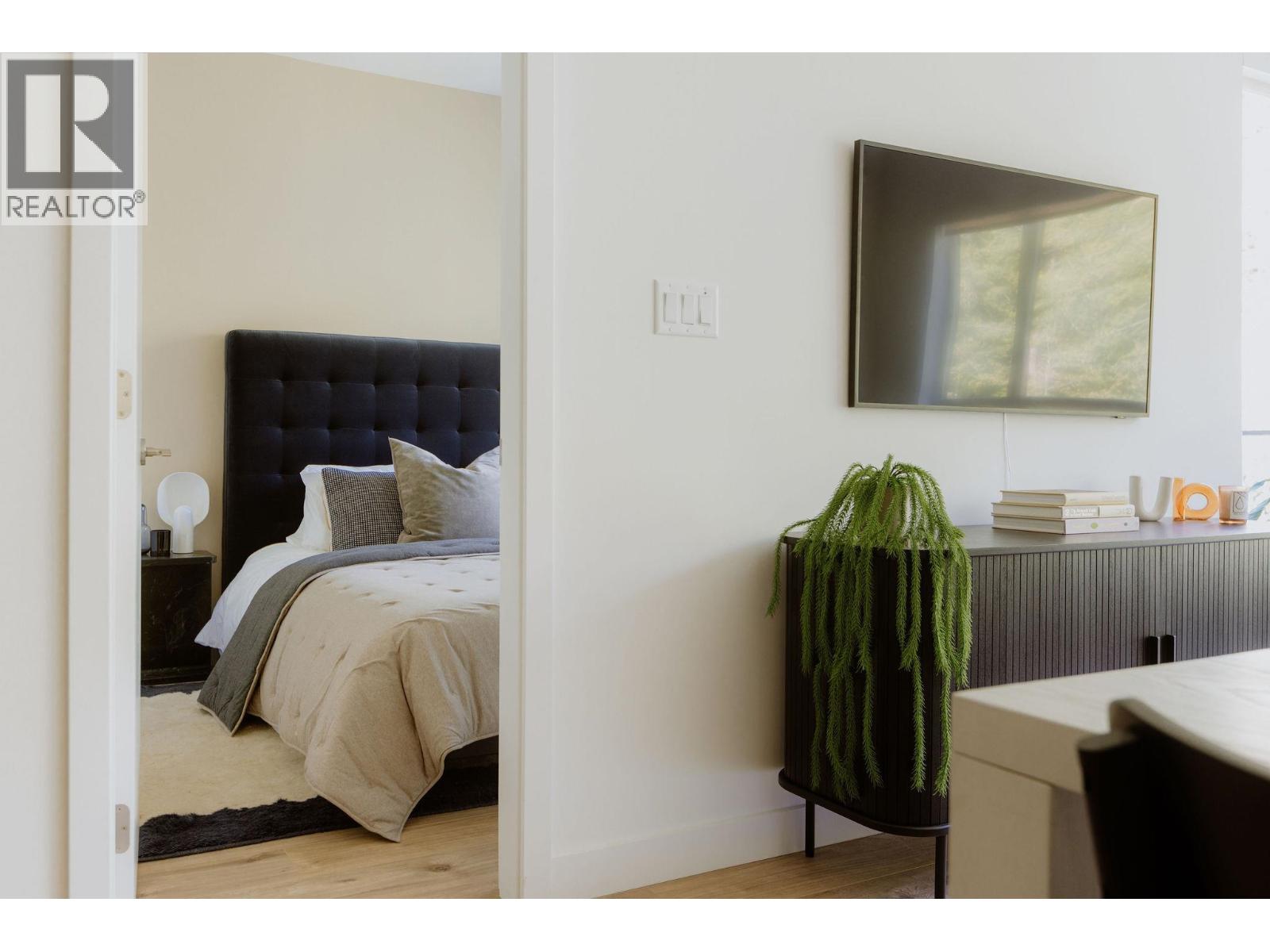 Photo 5 of 609 3594 Malsum Drive, North Vancouver BC