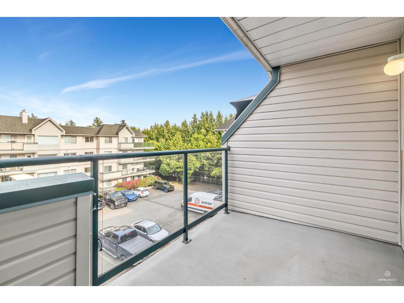 Photo 9 of 401 33708 King Road, Abbotsford BC
